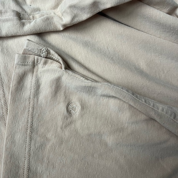 Lululemon Tee - Picture 4 of 4